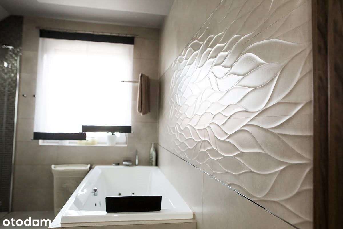 Elegancki Dom z Basenem, Domkiem dla Gości-12