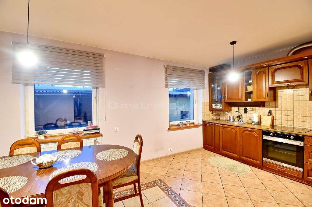 * Dom z 3 mieszkaniami  blisko jeziora *-0