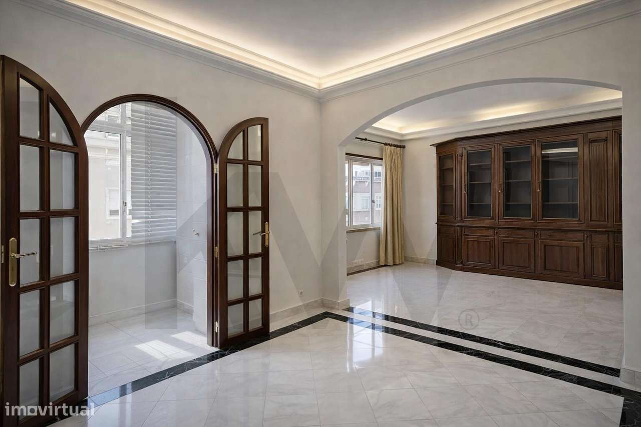 Apartamento T3 no Bairro dos Atores com Luz Natural e Excelente Amplit - Grande imagem: 2/18