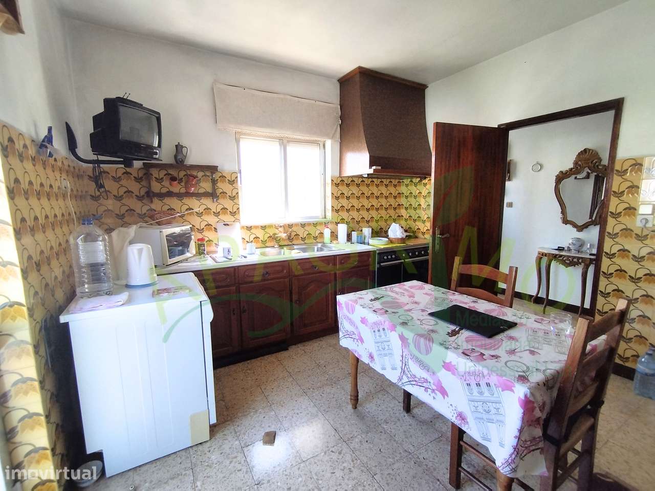 Moradia próxima do centro histórico de Penedono-10