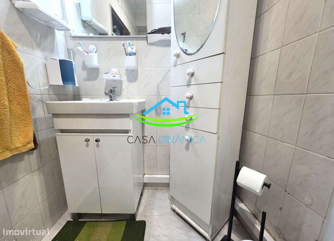 Moradia T4 com Garagem e Terraço em Tavarede-43