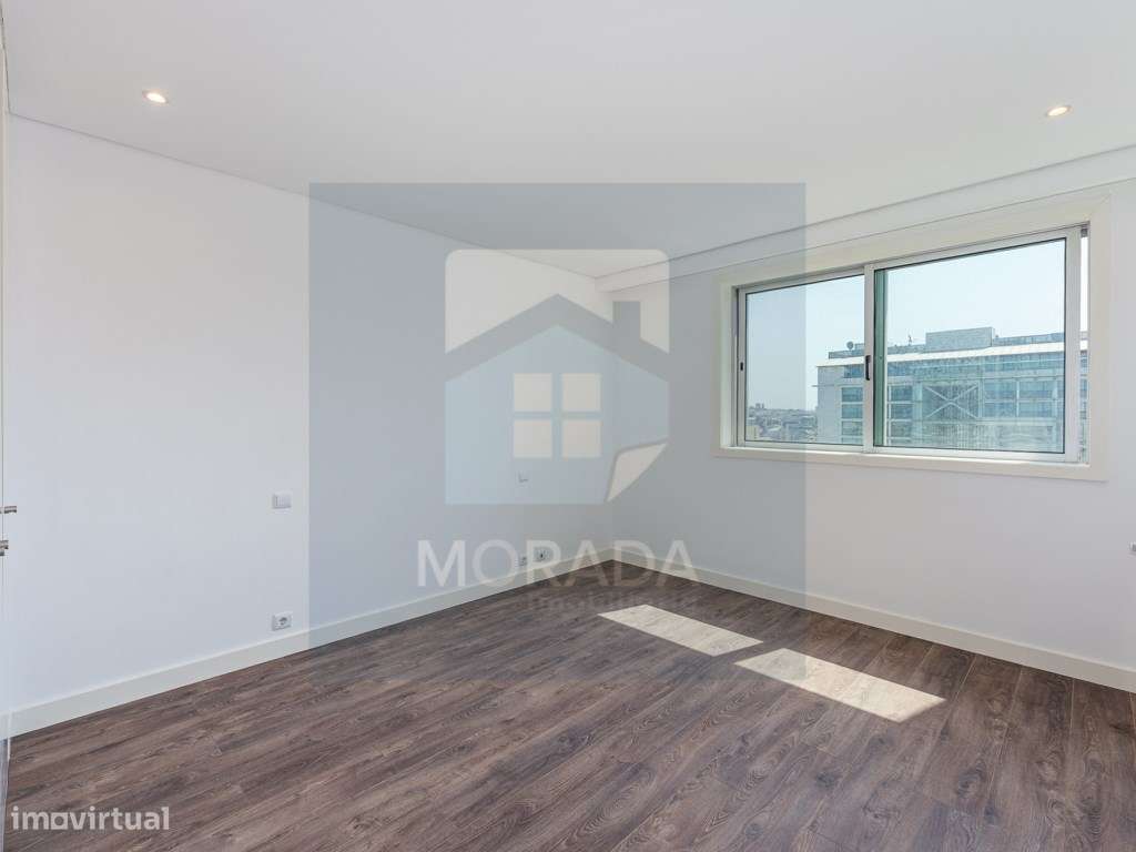 APARTAMENTO T3 JUNTO À AVENIDA DA BOAVISTA-16