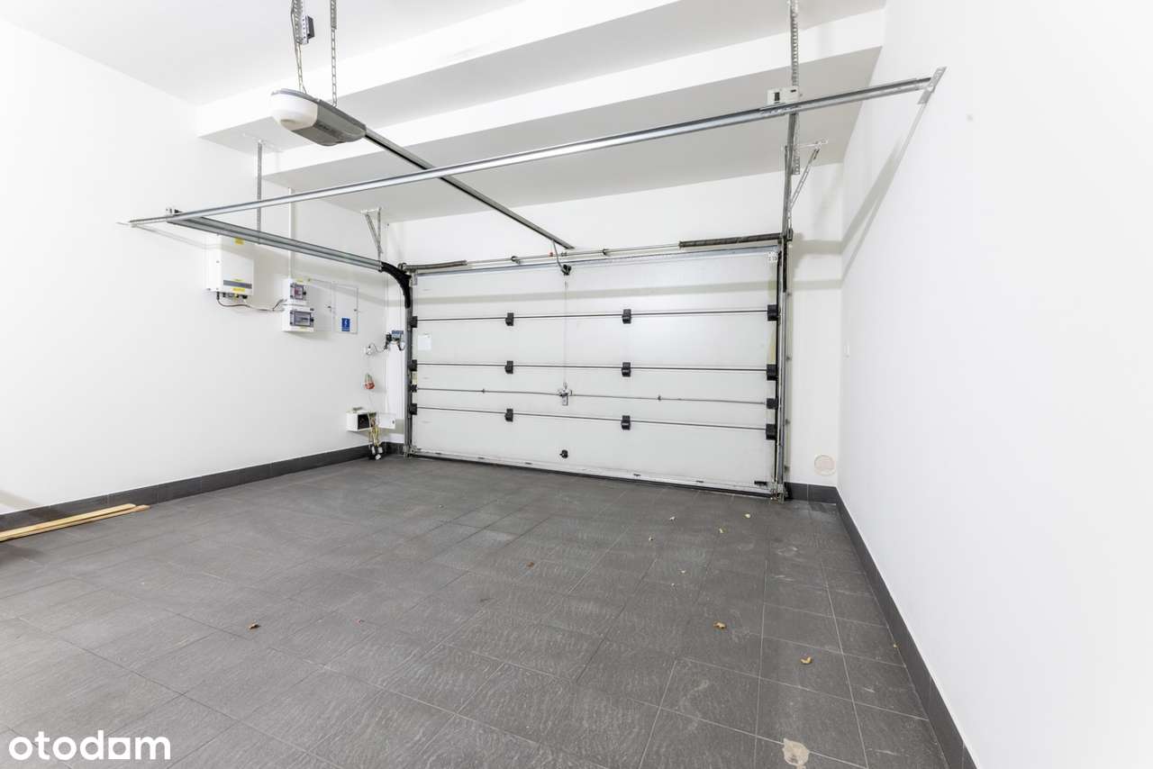 Dom na zamkniętym i strzeżonym osiedlu Zielonym w Chybach-15