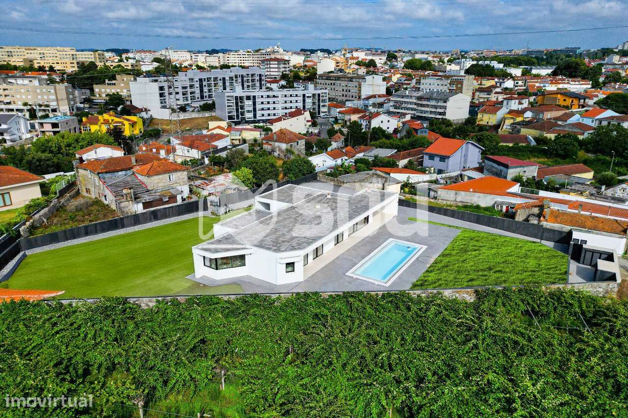 Moradia T4 de Luxo – São Mamede de Infesta, Porto - Grande imagem: 1/30