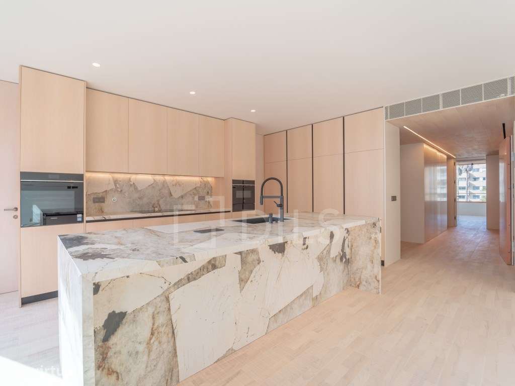 Apartamento T4+1 na Foz, Porto-13