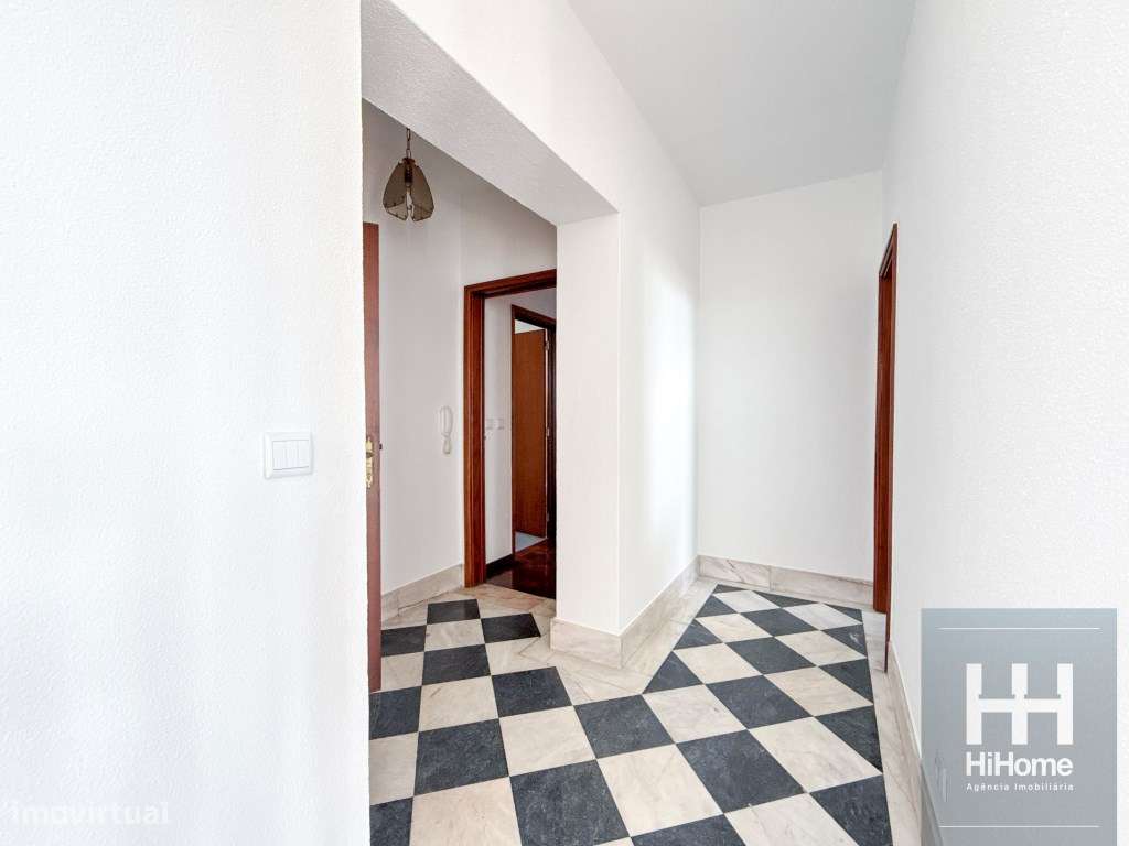 Apartamento T3 com garagem, centro Funchal, vista mar, serra e cidade.-5
