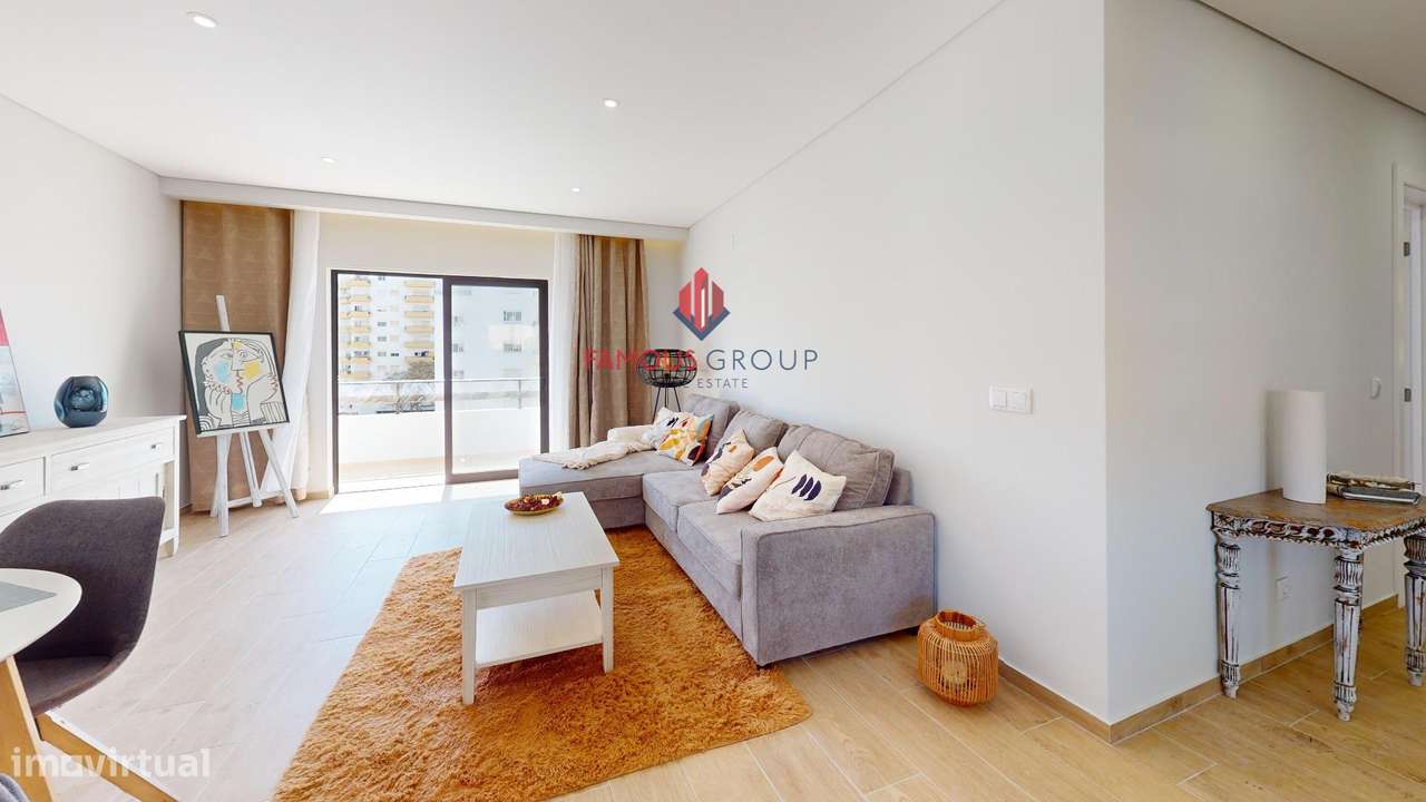 Apartamento T2 totalmente remodelado na Praia da Rocha - Grande imagem: 4/38