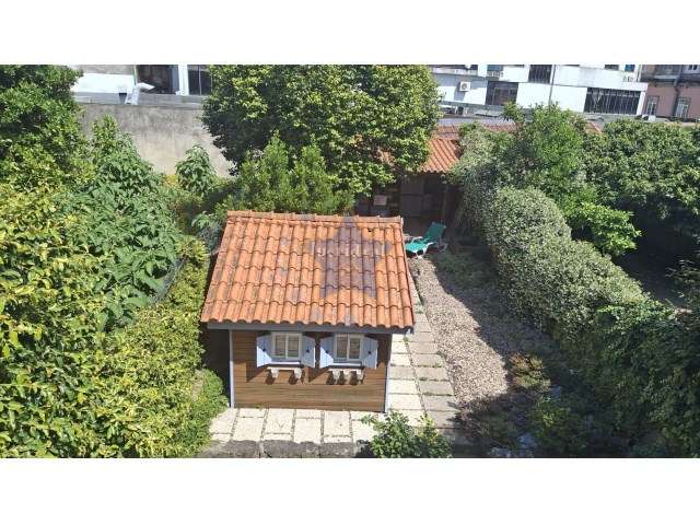 Moradia T4 com 4 casas de banho e jardim-13