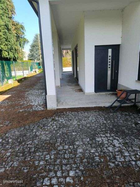 Loja / Espaço Comercial Arrendamento - 475 m² - Excelente Localização - Grande imagem: 4/5