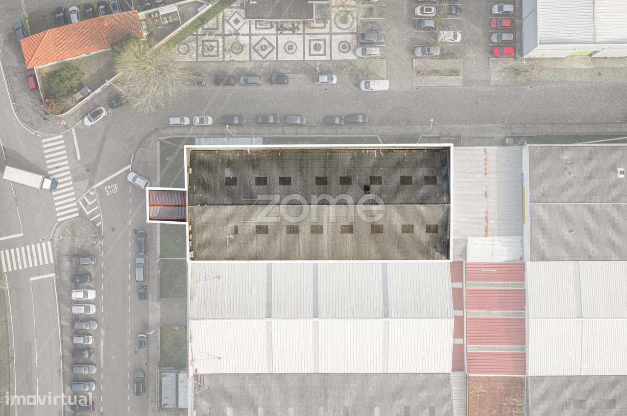 Armazém Industrial com 1100m² na Maia - Grande imagem: 3/29