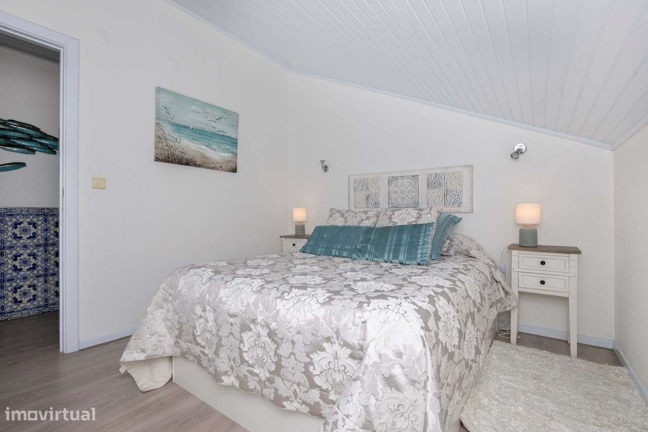 Apartamento T1 com vista mar na primeira linha da praia, ultimo andar-8