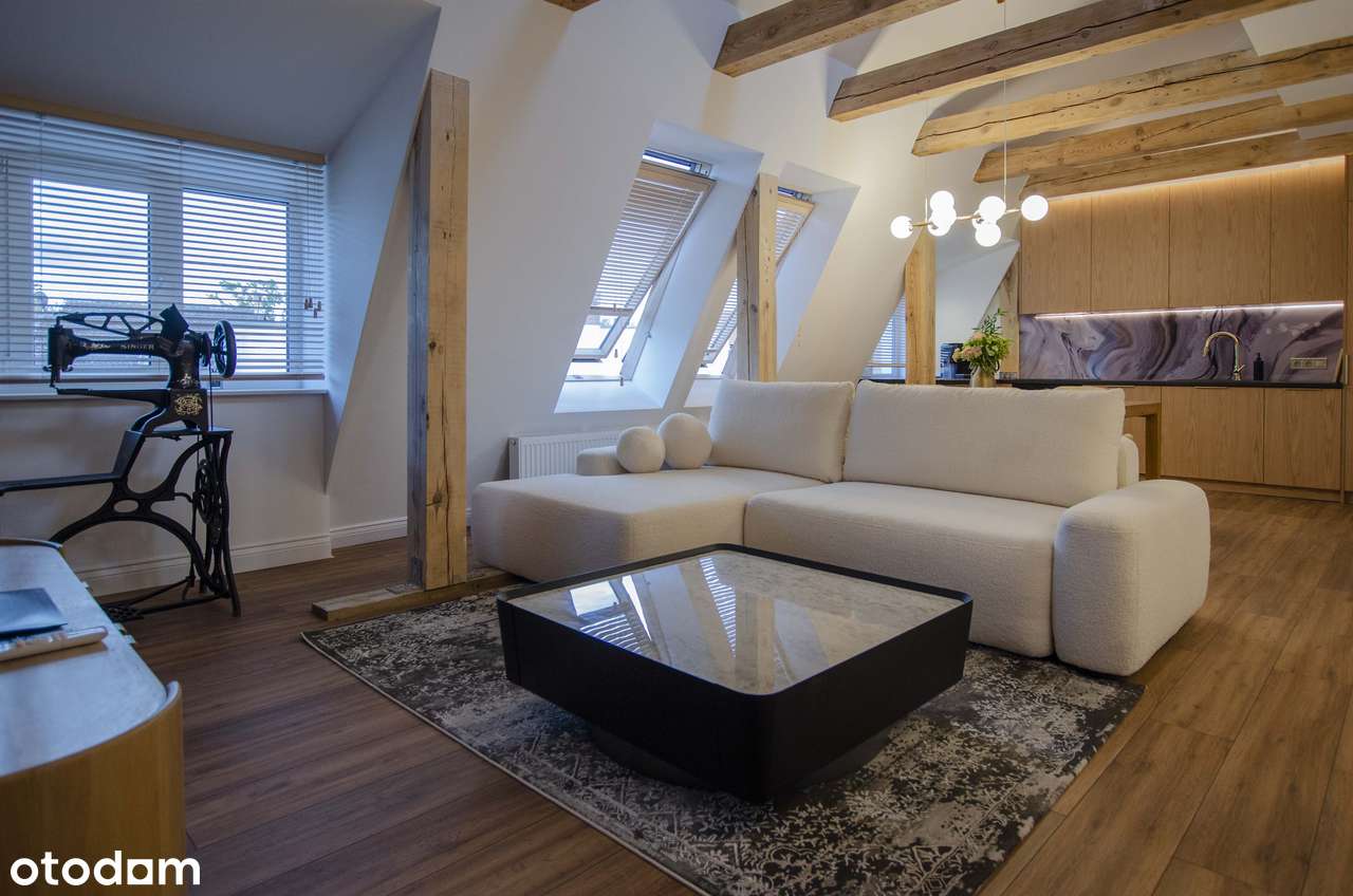 Luksusowy apartament z windą, klimatyzacją i tarasem – Ścisłe Centrum
