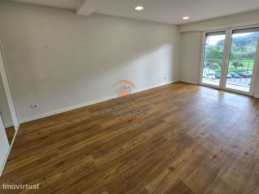 Apartamento T2 Totalmente Remodelado | Quinta do Pinheiro, Pontinha-15