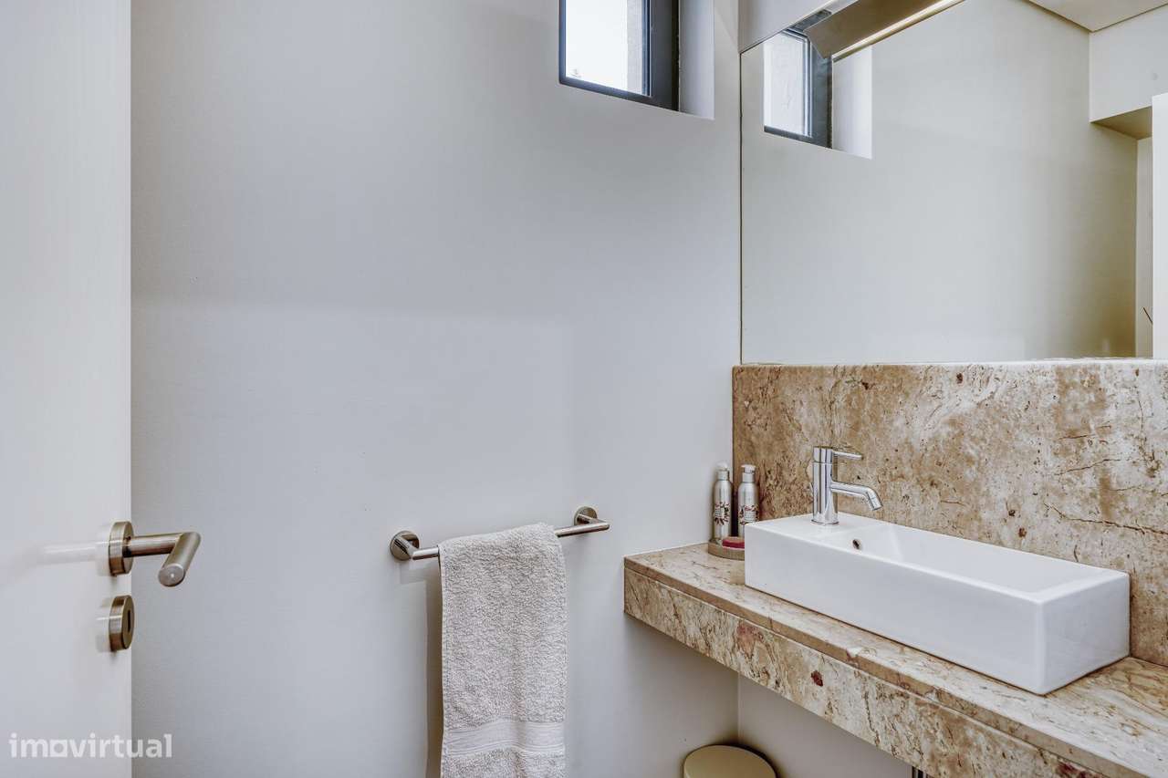 Apartamento de Luxo no Coração de Cascais | Rooftop com Vista Mar-29
