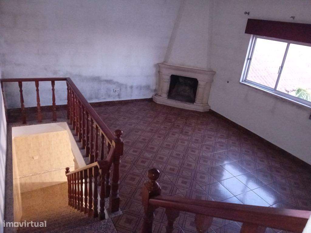 Duas Moradias em Prédio Urbano | Riachos – Golegã - Grande imagem: 4/5