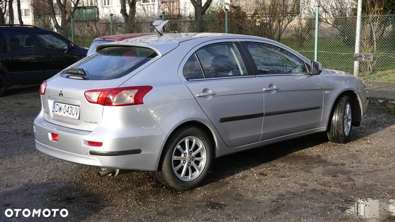 Mitsubishi Lancer 1.6 Invite - 5