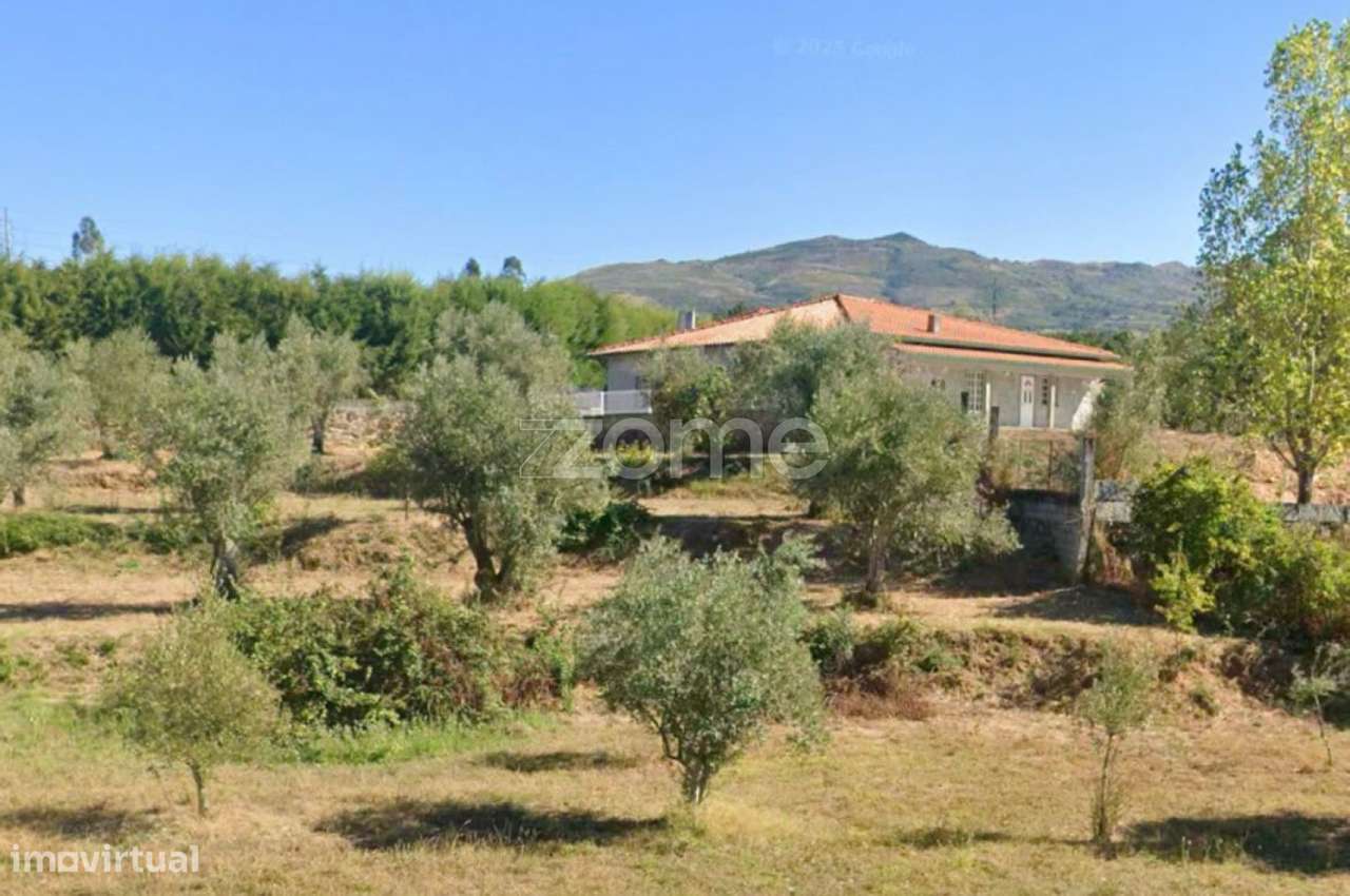 T2 para reconstrução Vila Cortes da Serra, Gouveia - Grande imagem: 5/13