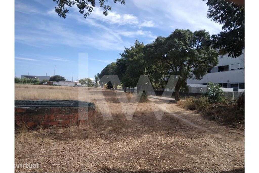 Terreno com 2100 m2 - Grande imagem: 3/15