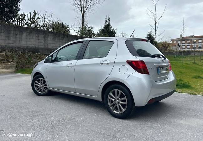 Toyota Yaris 1.0 VVT-i Comfort+P.Style +Navi - 3