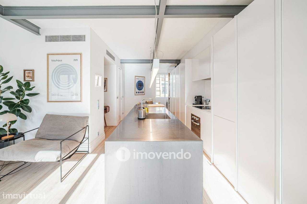 Apartamento T2 com cozinha equipada e mobilado, nas Amoreiras-22