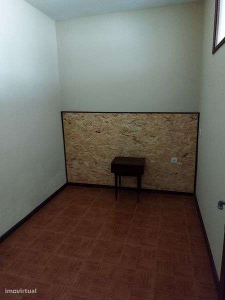 Arrendo casa térrea tipo T1+1 - Grande imagem: 3/7