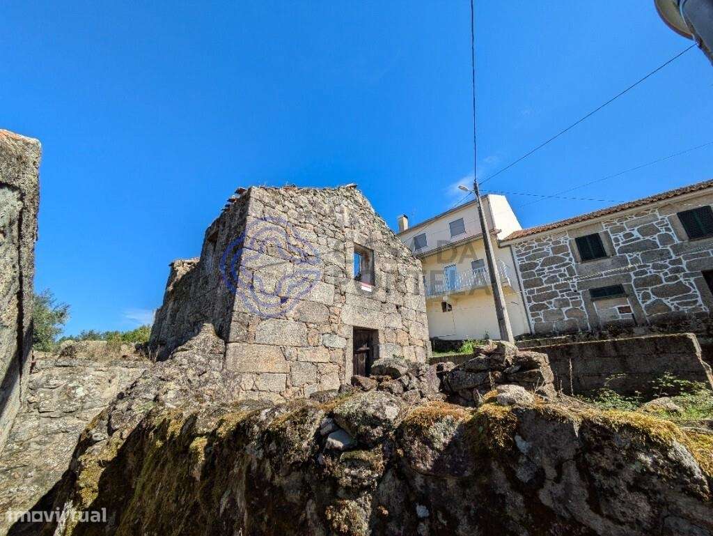 Ruína de pedra para recuperar - Grande imagem: 4/17