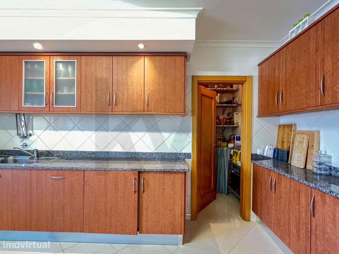 Apartamento T3 com Terraços e Vistas Deslumbrantes no Alto do Alfarrob - Grande imagem: 5/40