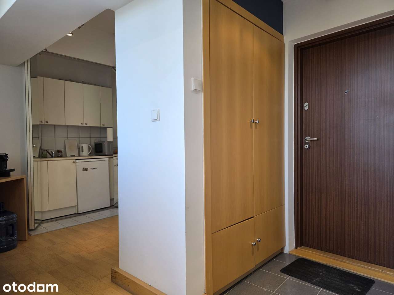 Na sprzedaż 2-pok z oddzielną kuchnią i klimatyzacją w centrum miasta-10