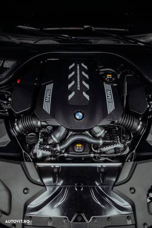 BMW M5 M550i xDrive - 16