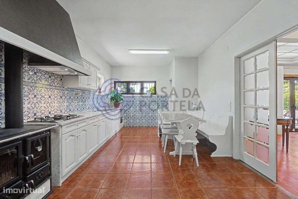 Moradia T6 (5.846m2) junto ao Picoto: Onde o Refúgio Familiar Encontra-30