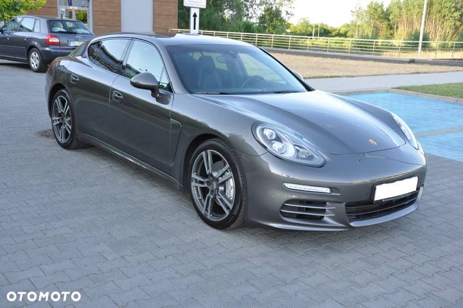 Porsche Panamera 4S - 4