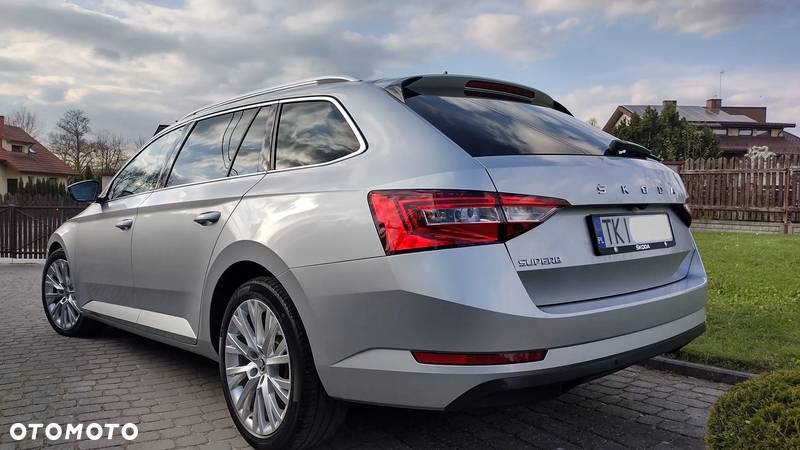 Skoda Superb Combi 2.0 TDI DSG Style - 9