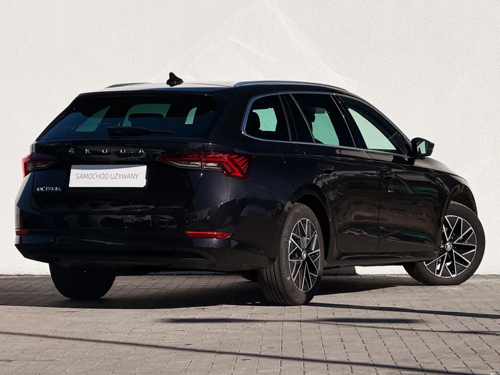 Skoda Octavia 2.0 TDI Scr Style DSG 150 KM — zdjęcie 2