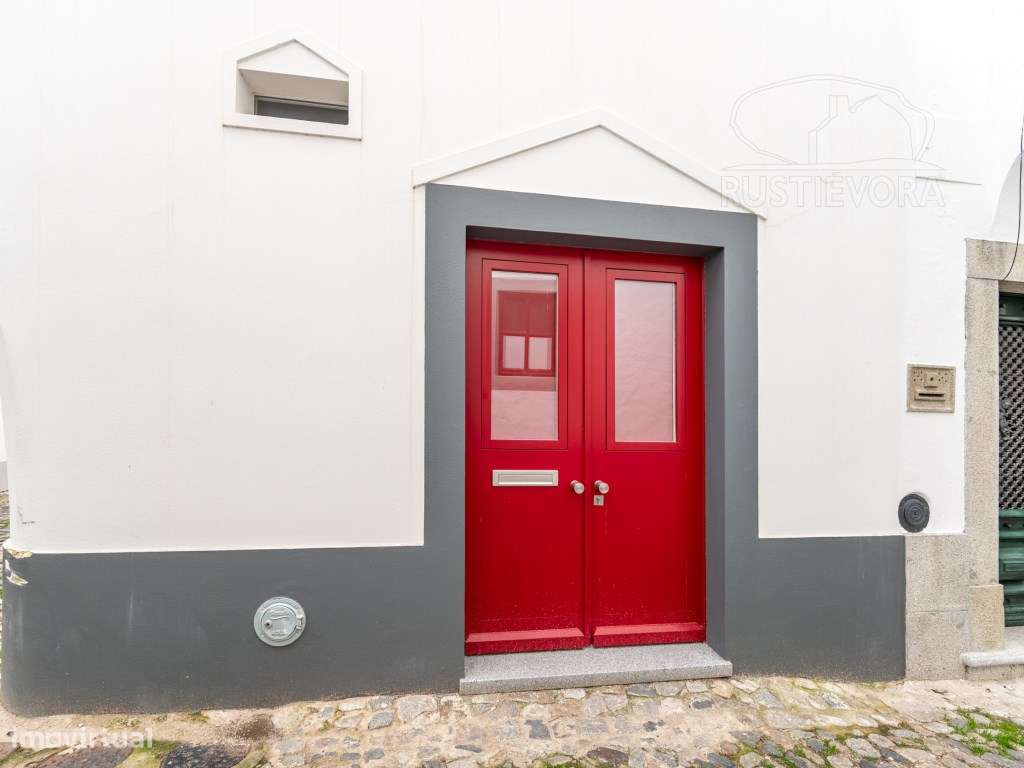 Moradia com duas assoalhadas (T1) com quintal, totalmente equipada ... - Grande imagem: 4/26