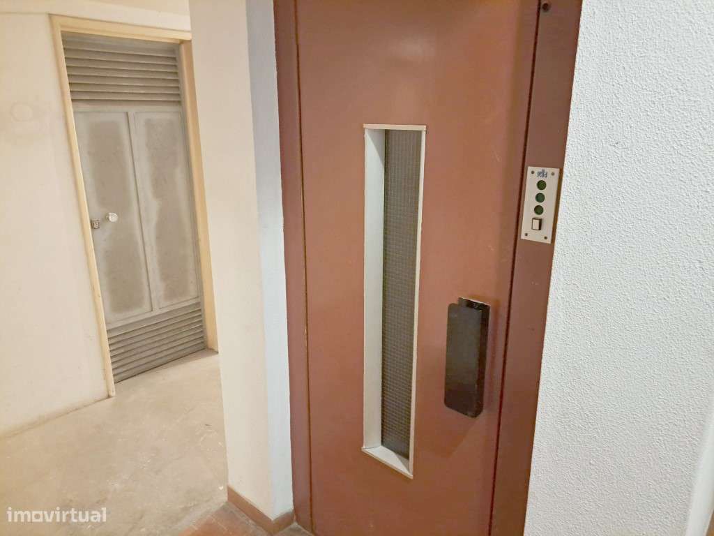 Apartamento T2 com elevador para venda em Odivelas - Lisboa-4