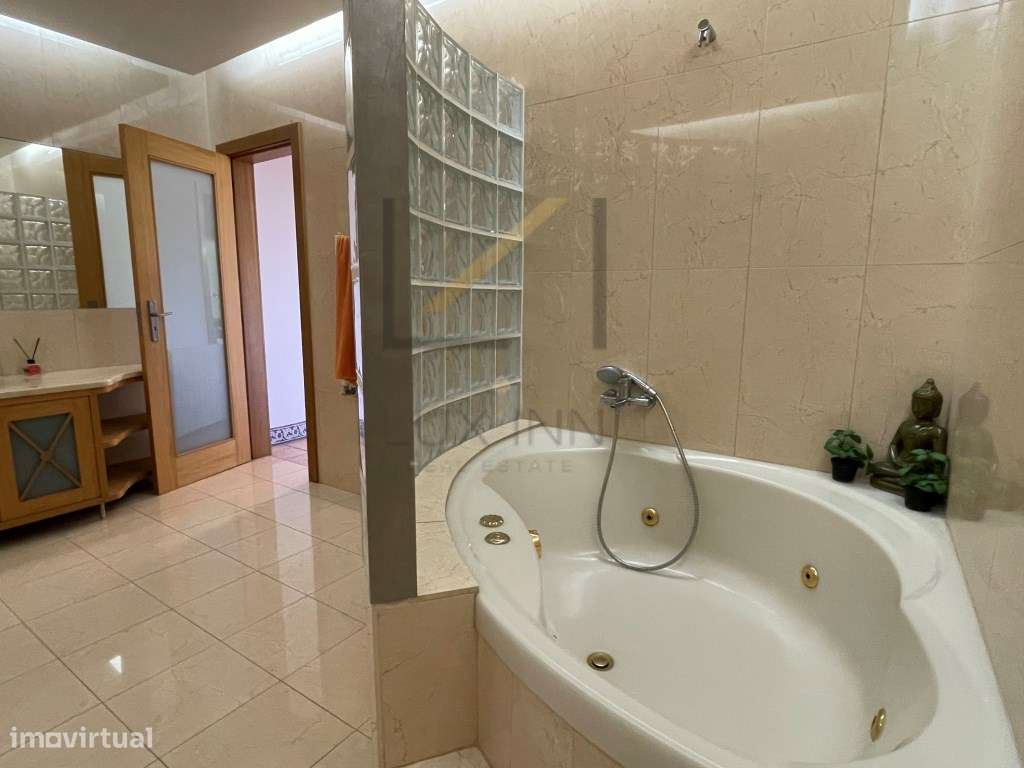 Moradia T4 com piscina e jardim, na Aldeia Grande, Setúbal-22