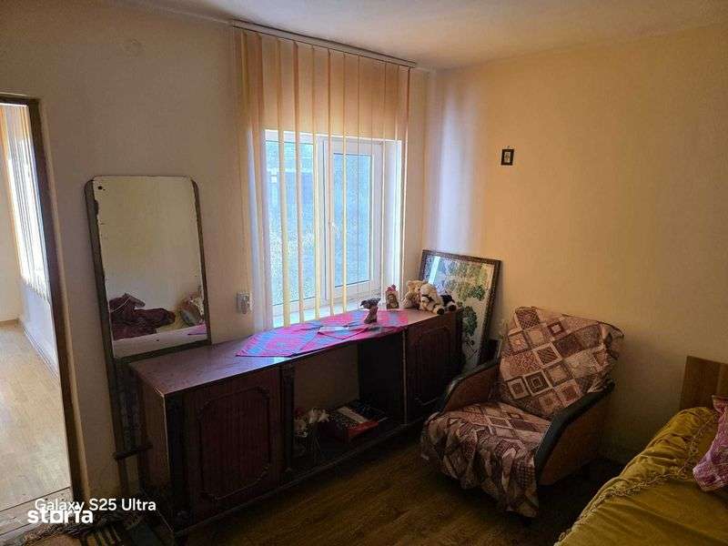 Casa de vanzare cu utilitati - Imagine principală: 4/8