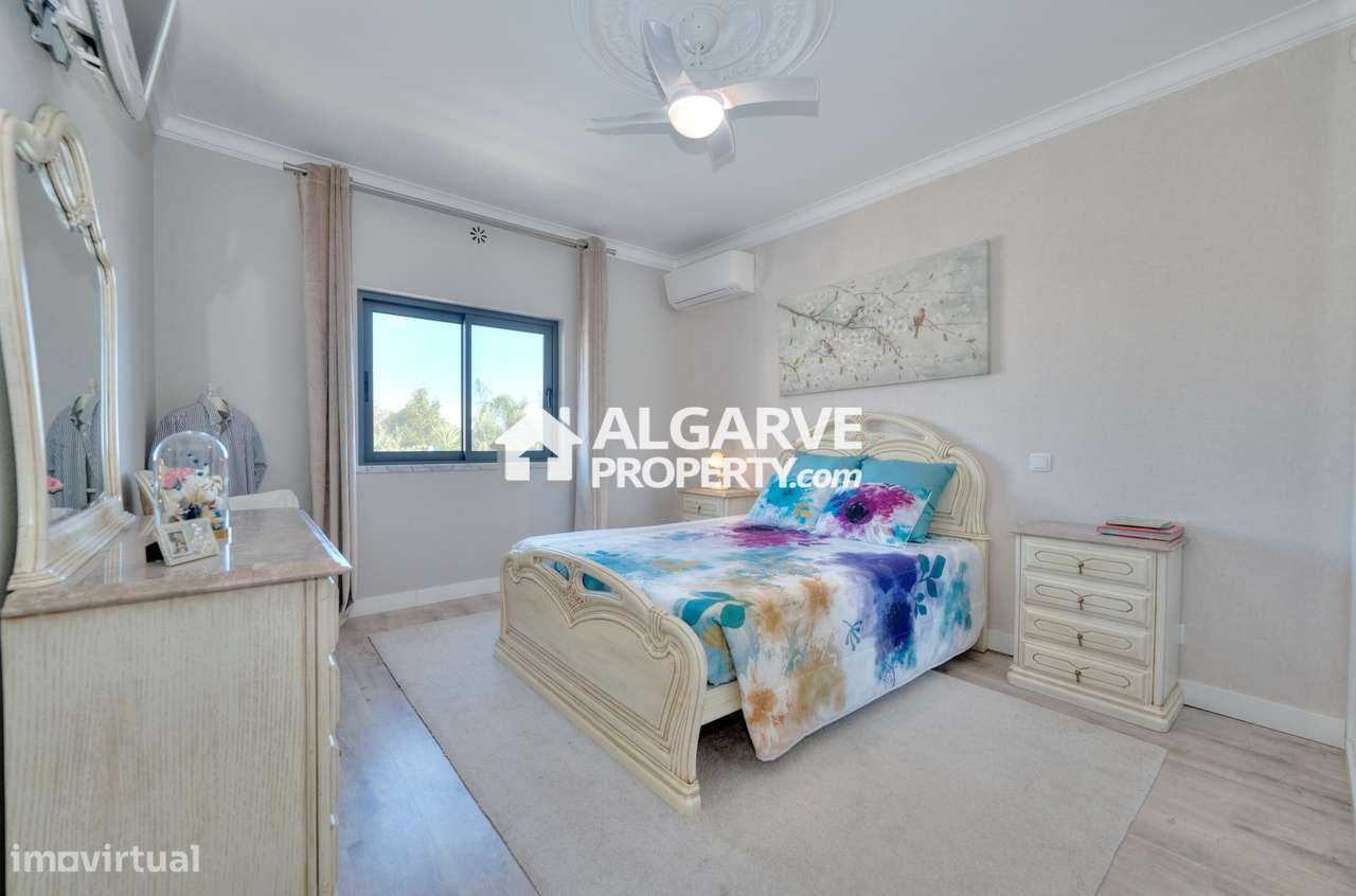 Moradia V3 + 2 numa zona calma perto de Loulé, Algarve-11