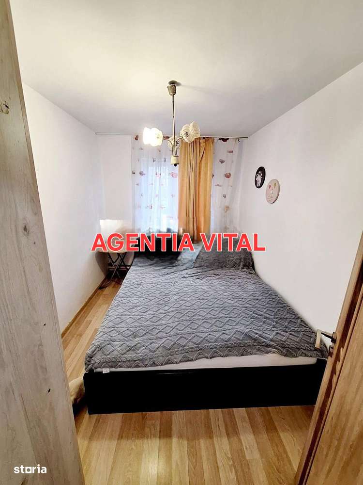 Apartament 3camere Craiovita p/4 cu centrala, renovat si mobilat - Imagine principală: 4/7