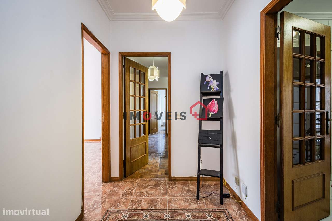 Apartamento T4 central com elevador - Grande imagem: 3/22