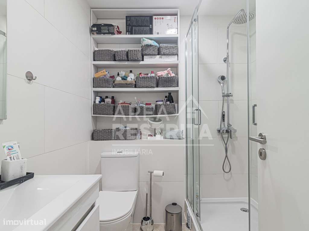 Apartamento T2+ 1 em Corroios.-25