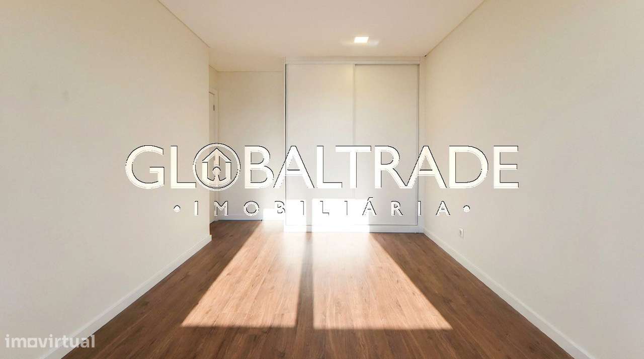Apartamento T2 Renovado & Equipado em Matosinhos-14
