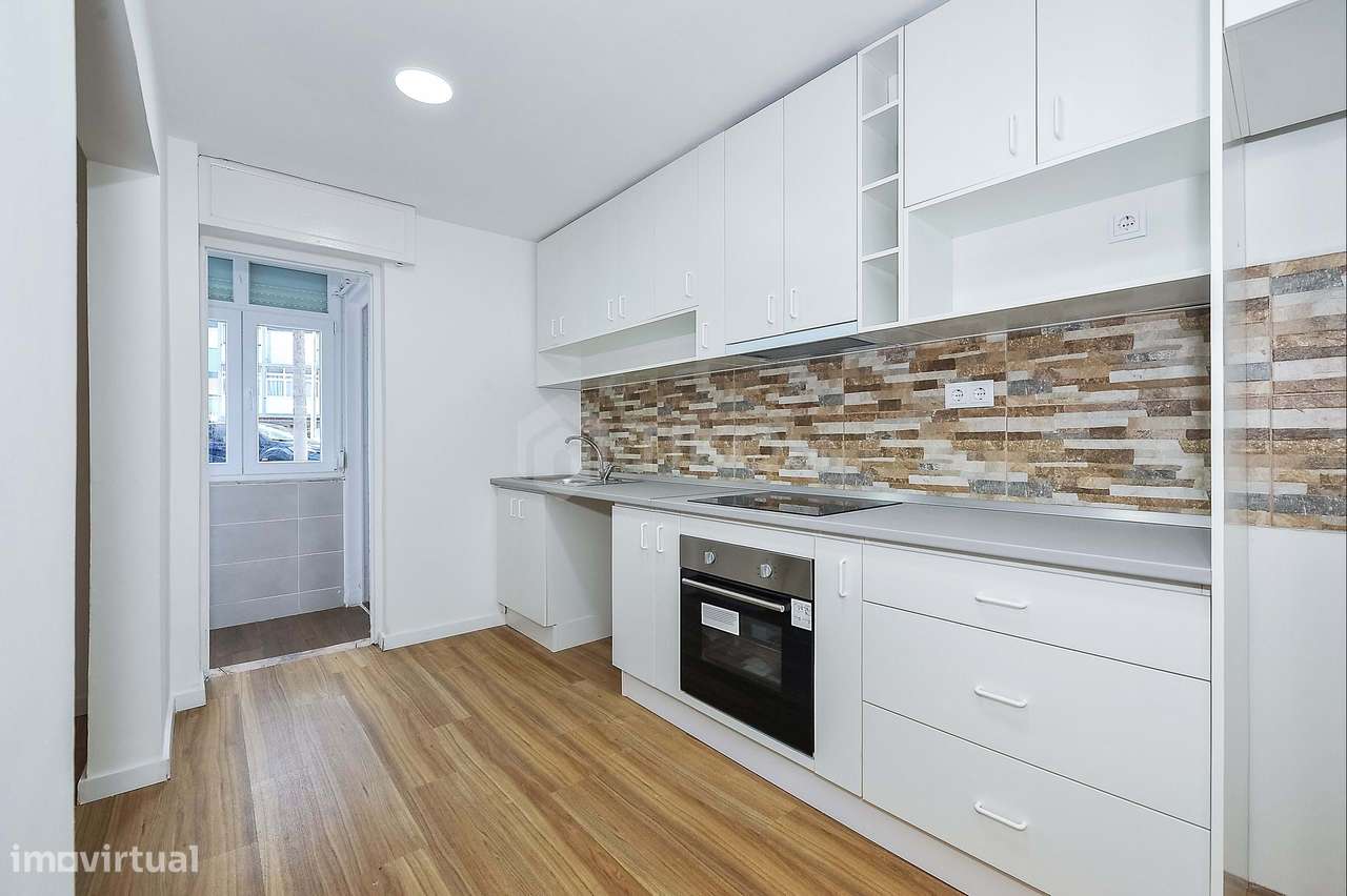 Invista no Seu Futuro: Apartamento T3 em  renovado no Coração de Setúb-6