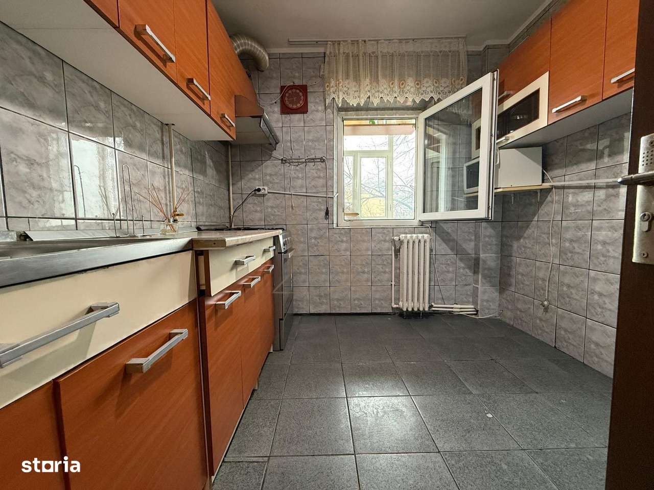 Pacurari - Petru Poni , apartament 3 camere etaj 34-3