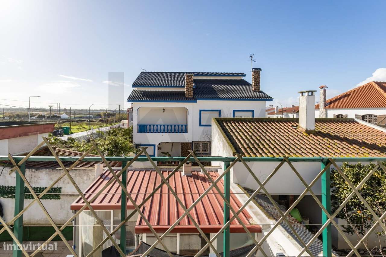 Moradia T4 na Moita – Zona do Palheirão | Excelente Exposição Solar-22