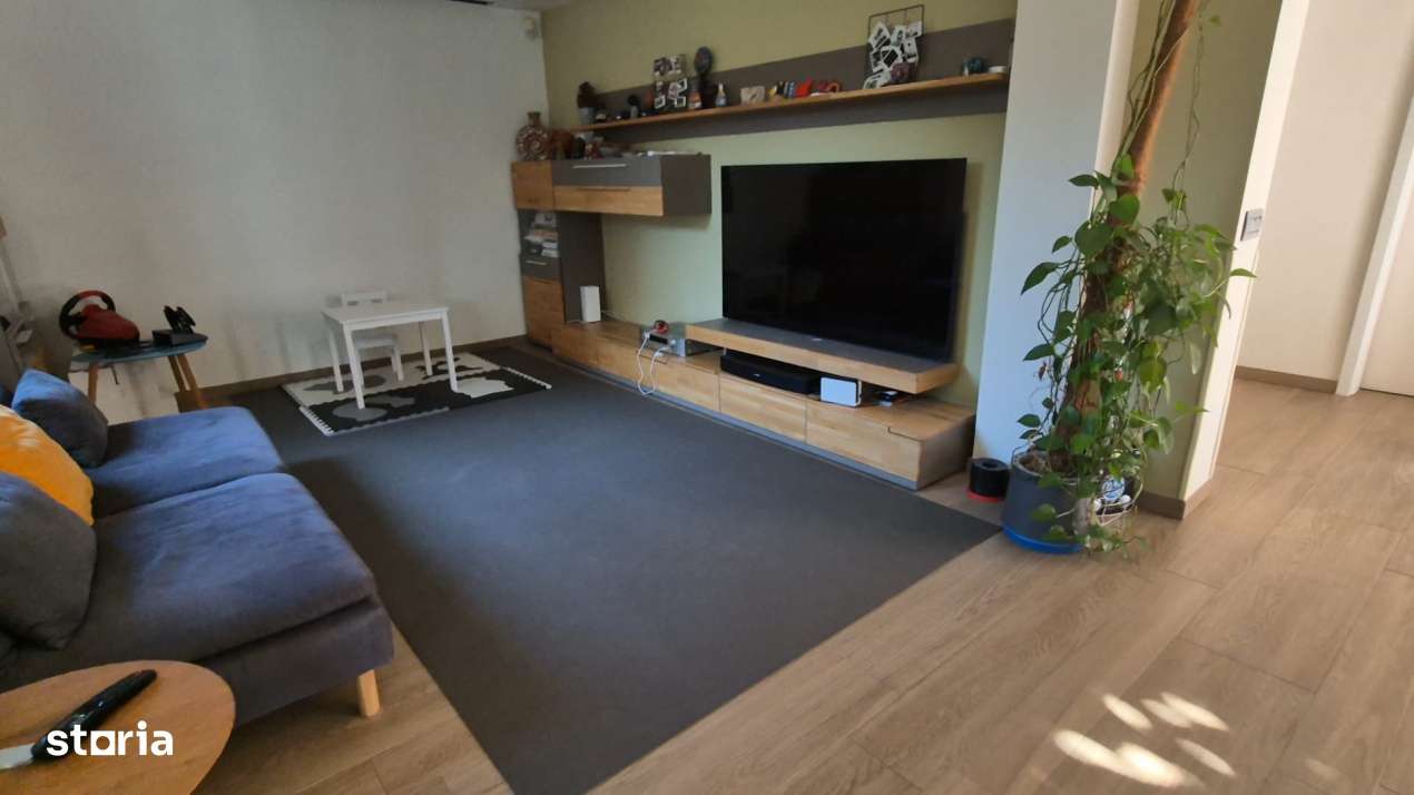 Casa individuala de vanzare in Giroc cu piscina si dotari premium-3