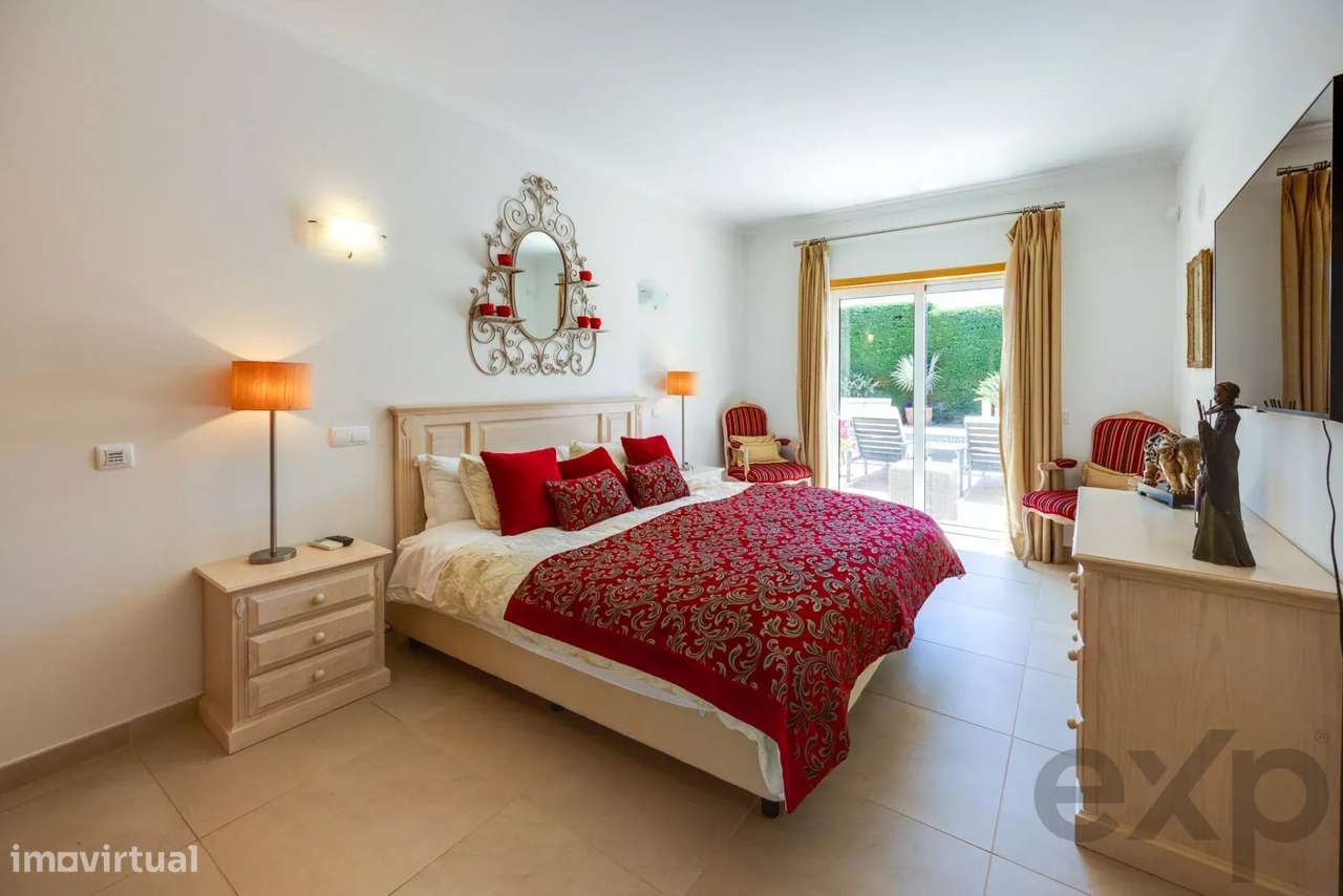 Moradia Familiar T3+1 com Piscina, Entre Lagos e Praia da Luz-18