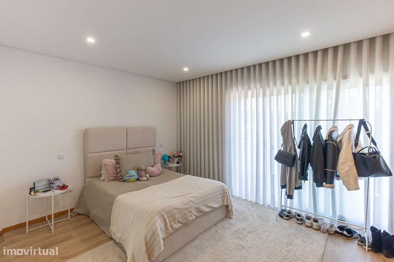 Moradia T3 em Lousada | Terraço e Garagem-9