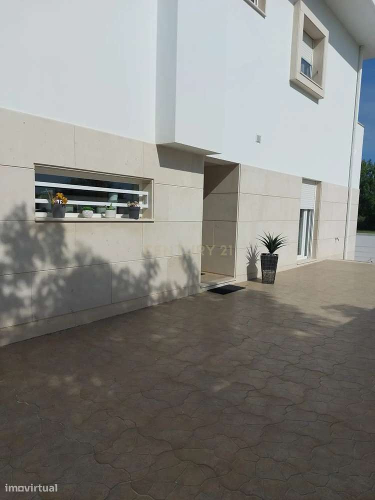 EXCELENTE MORADIA No CABEÇO do ARRAIAL, ÉVORA, com Cave (garagem Grand-20