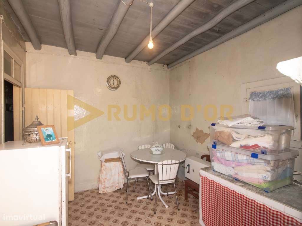 2 Moradias T3 para Recuperar em Penafirme da Ventosa, Alenquer-3